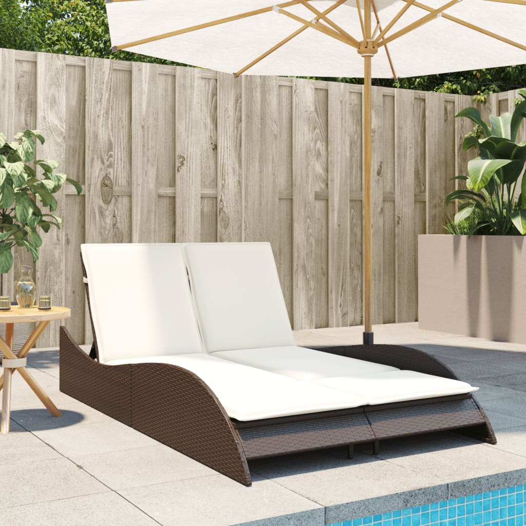 vidaXL Ξαπλώστρα Καφέ 114x205x73 εκ. από Συνθετικό Ρατάν με Μαξιλάρι
