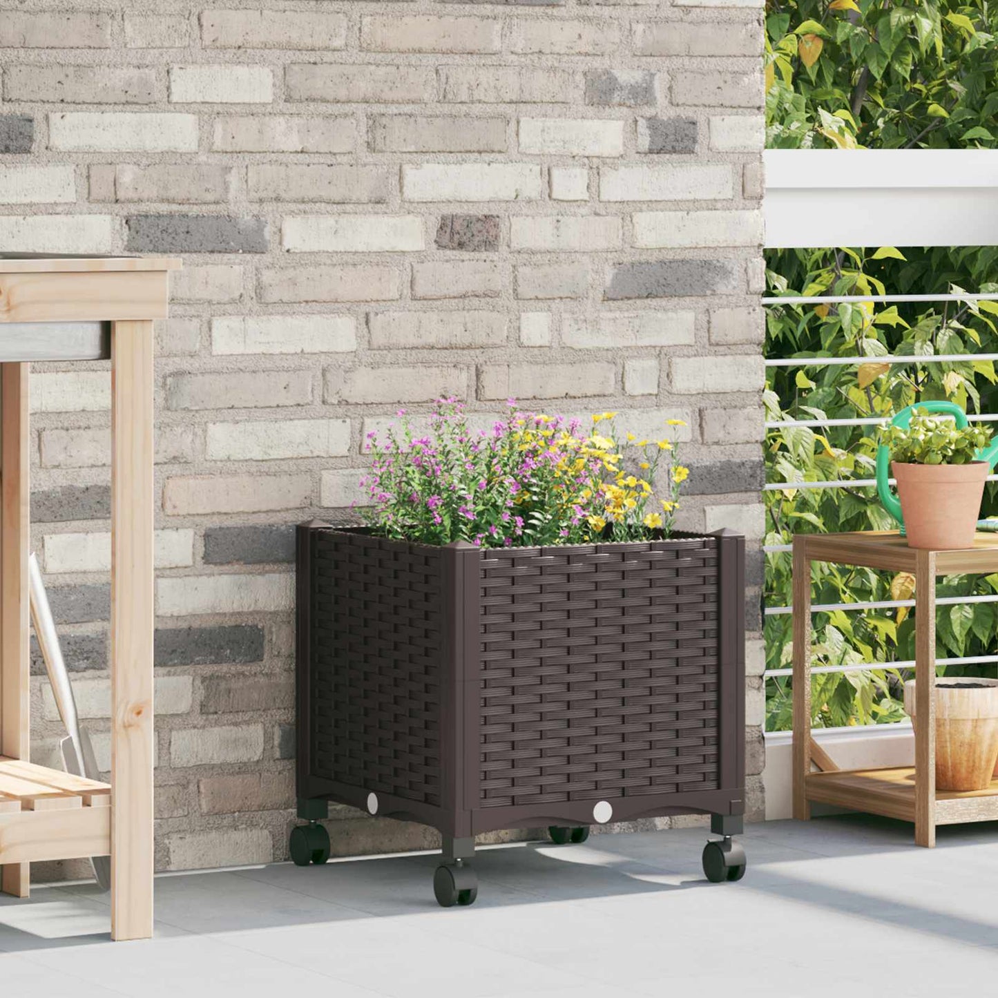 vidaXL Κήπος Γλαστράκι με Ροδάκια Καφέ 40 x 40 x 44 εκ PP